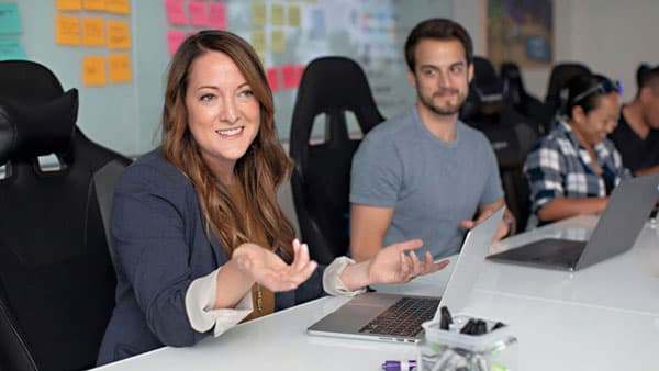 people-in-front-of-laptop